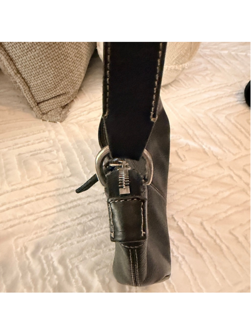 Dooney & Bourke Black Pebbled Leather Shoulder Bag Hobo Zip Top Small - Picture 9 of 16